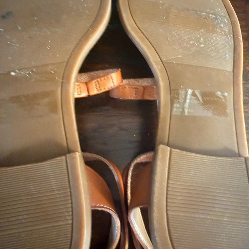 Nordstrom Brown T-Strap Leather Flat Sandals - Picture 5 of 6